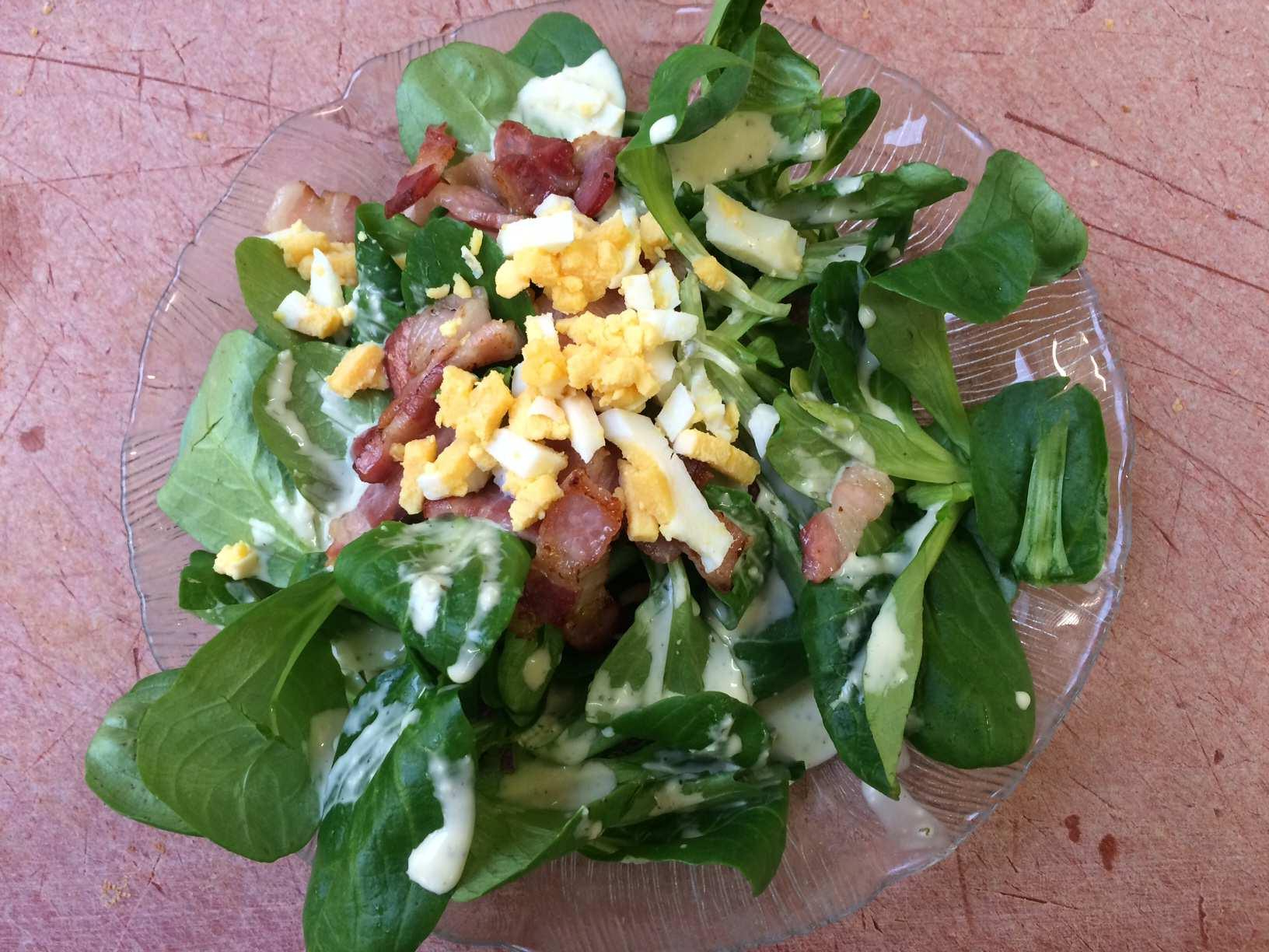Feiner Nüsslisalat